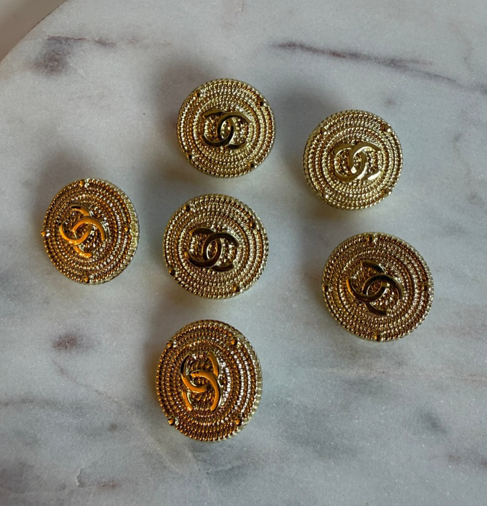 STAMPED lot of 6 Designer Gold Button 20mm STAMPED lot of 6 Designer Gold Button 20mm