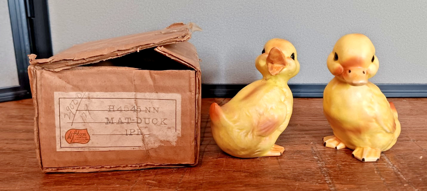 Vintage Lefton Duckling Figurines Japan Mid- Century Yellow Pair w/ Box Vintage Lefton Duckling Figurines Japan Mid- Century Yellow Pair w/ Box