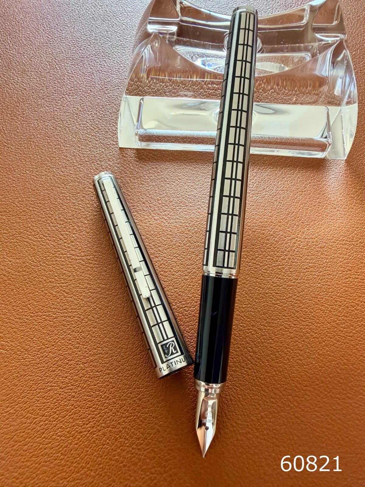 Vintage Platinum Riviere Fountain Pen 14K WG Fine Nib Black Grid Etched Japan