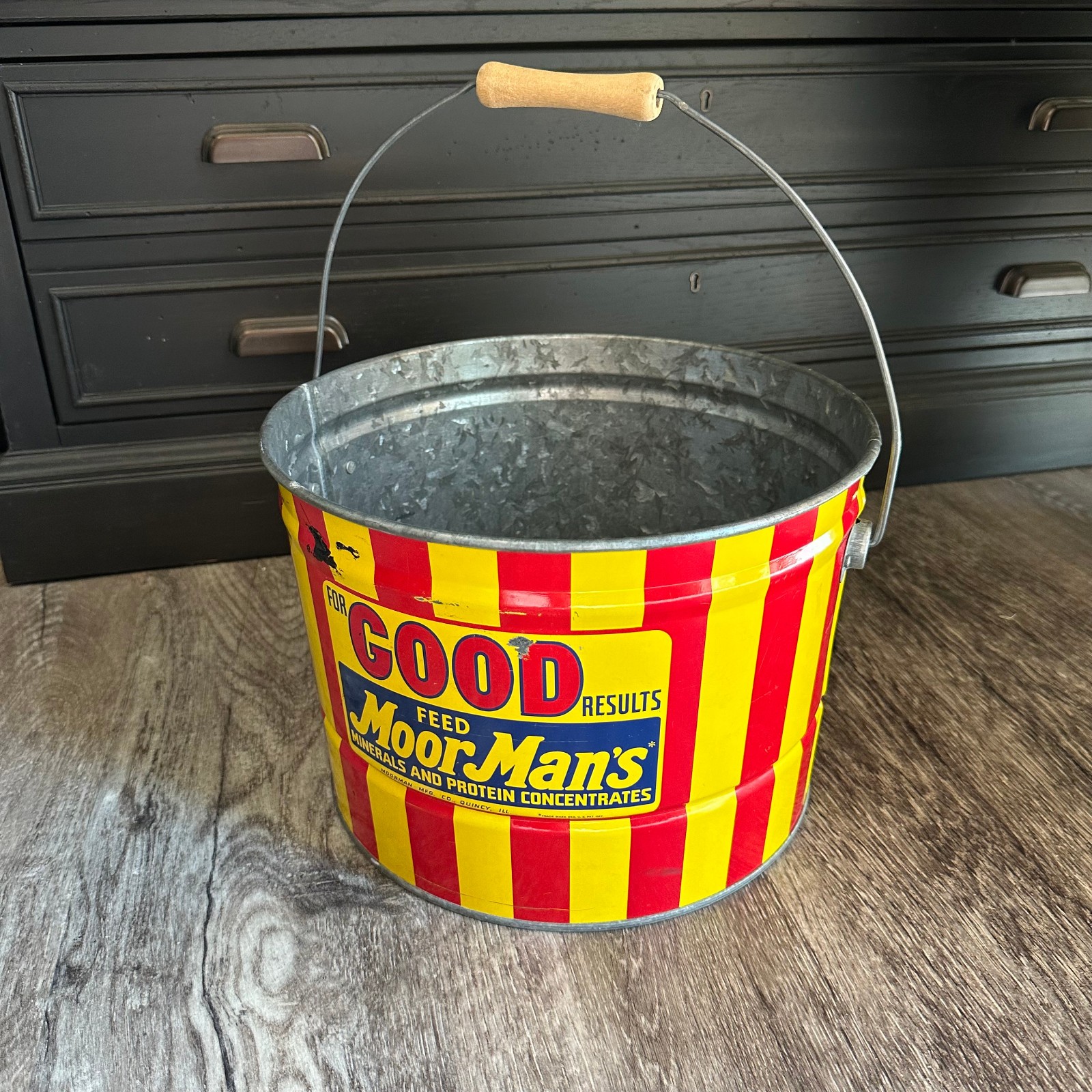 Vintage MoorMan's Feed Bucket 4 Gallon Galvanized Metal Farm Advertising