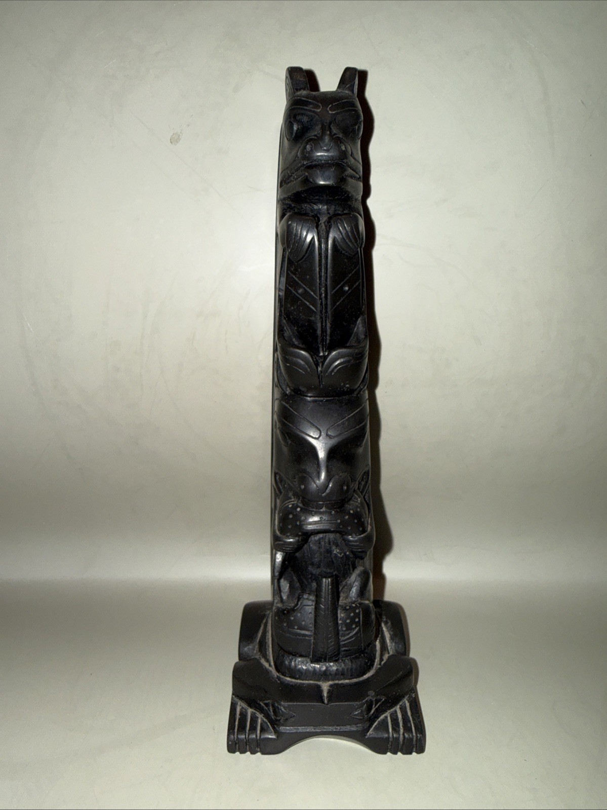 Vtg Pearlite Boma Tahnoo Totem Pole 7.5”Canadian Haida Argillite Style Replica Vtg Pearlite Boma Tahnoo Totem Pole 7.5”Canadian Haida Argillite Style Replica
