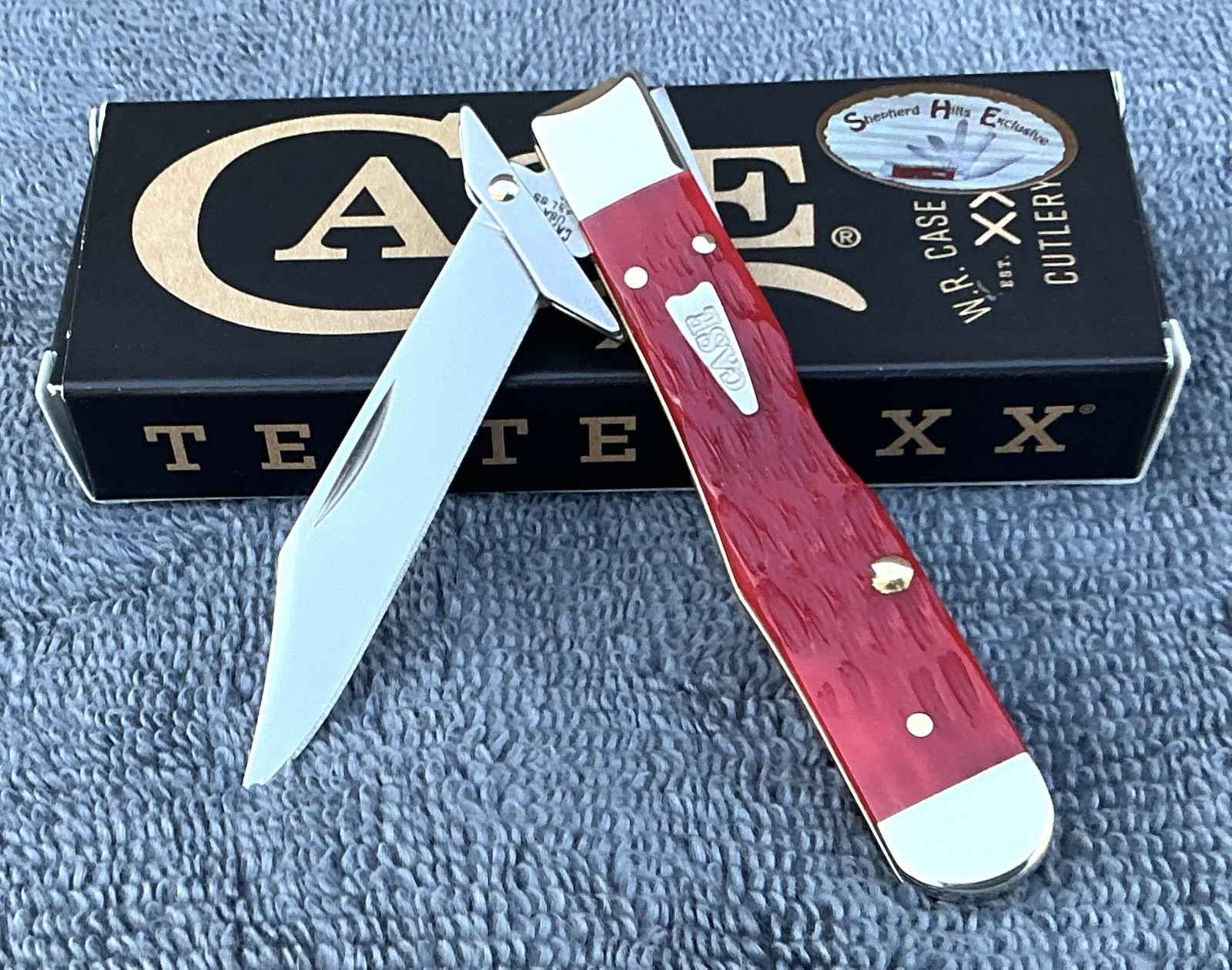 Case XX Knife…Indian Paint Brush Crandall Jig Bone…Cheetah Cub…Shepherd Hills