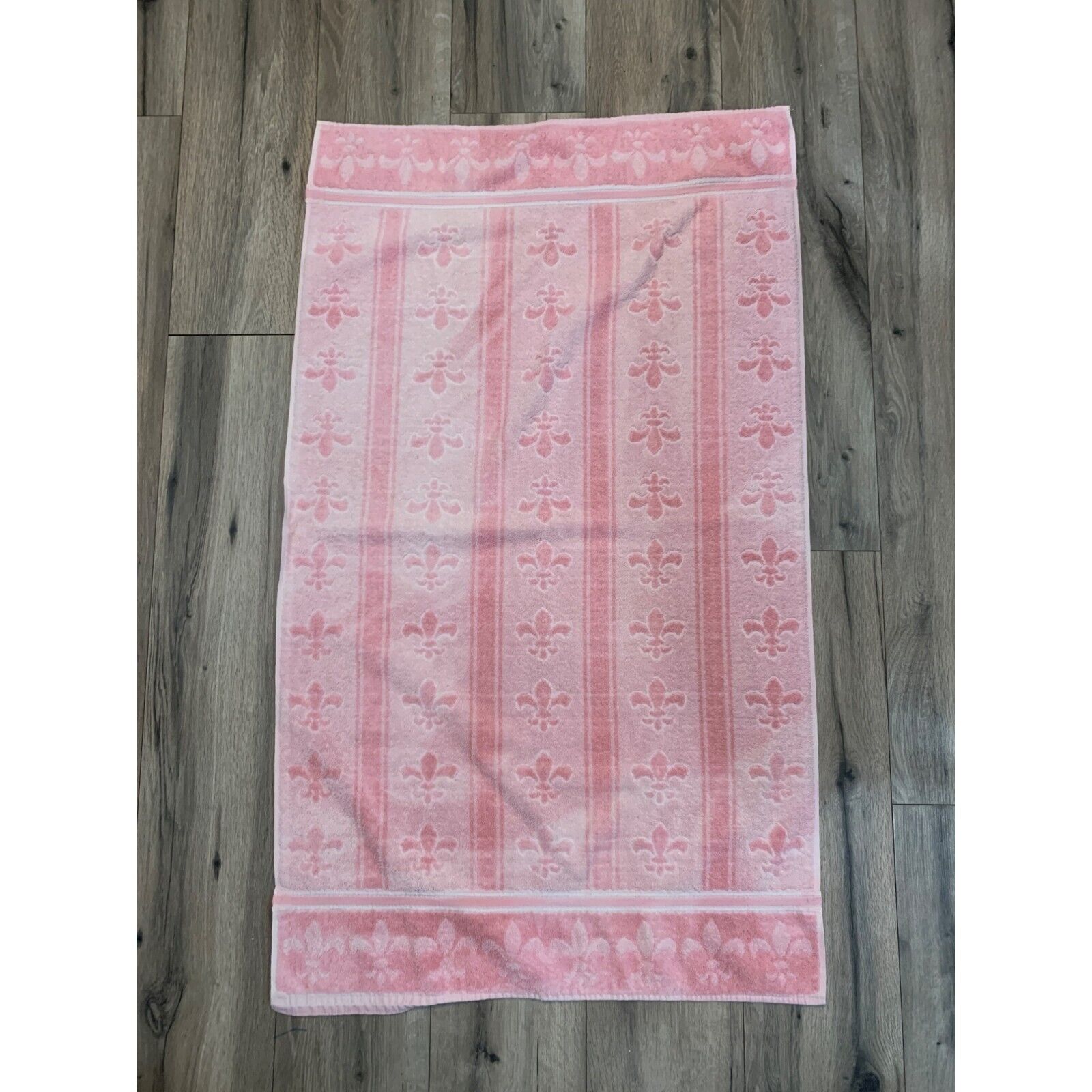 Vintage Pink De Fleur Print Bath Towel 27 x 47” NO Brand Tag