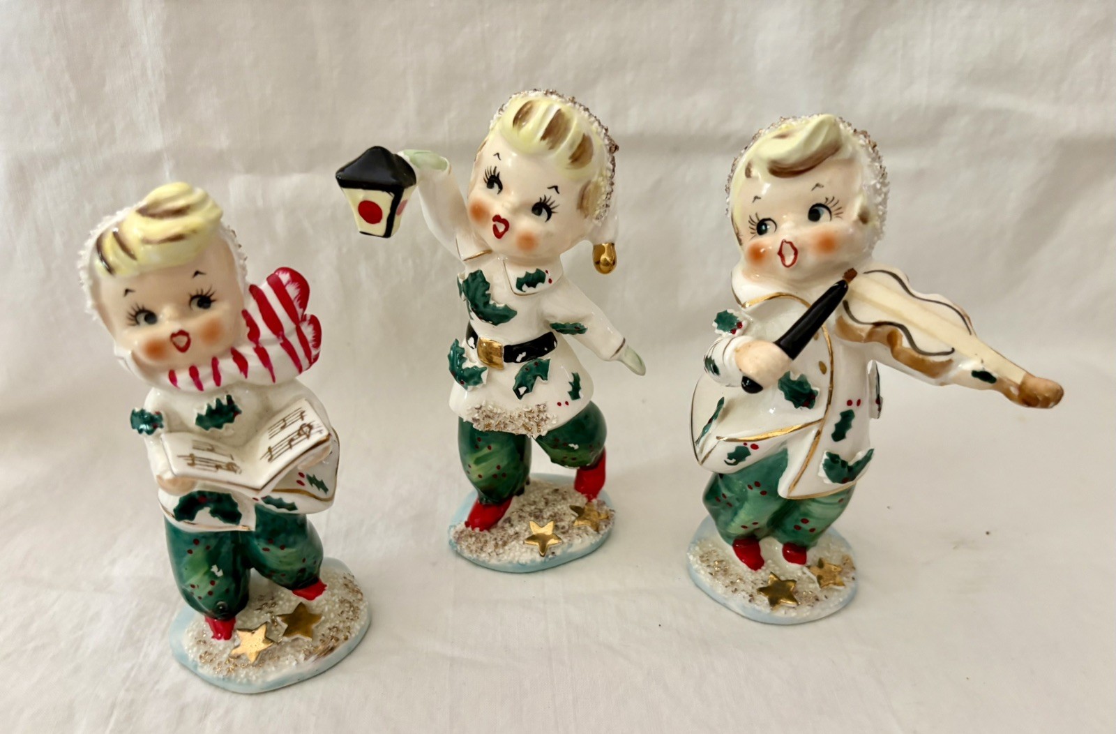 Vintage Geo Z Lefton Trio of Holly Christmas Carolers Figurines 1957 Nice Vintage Geo Z Lefton Trio of Holly Christmas Carolers Figurines 1957 Nice