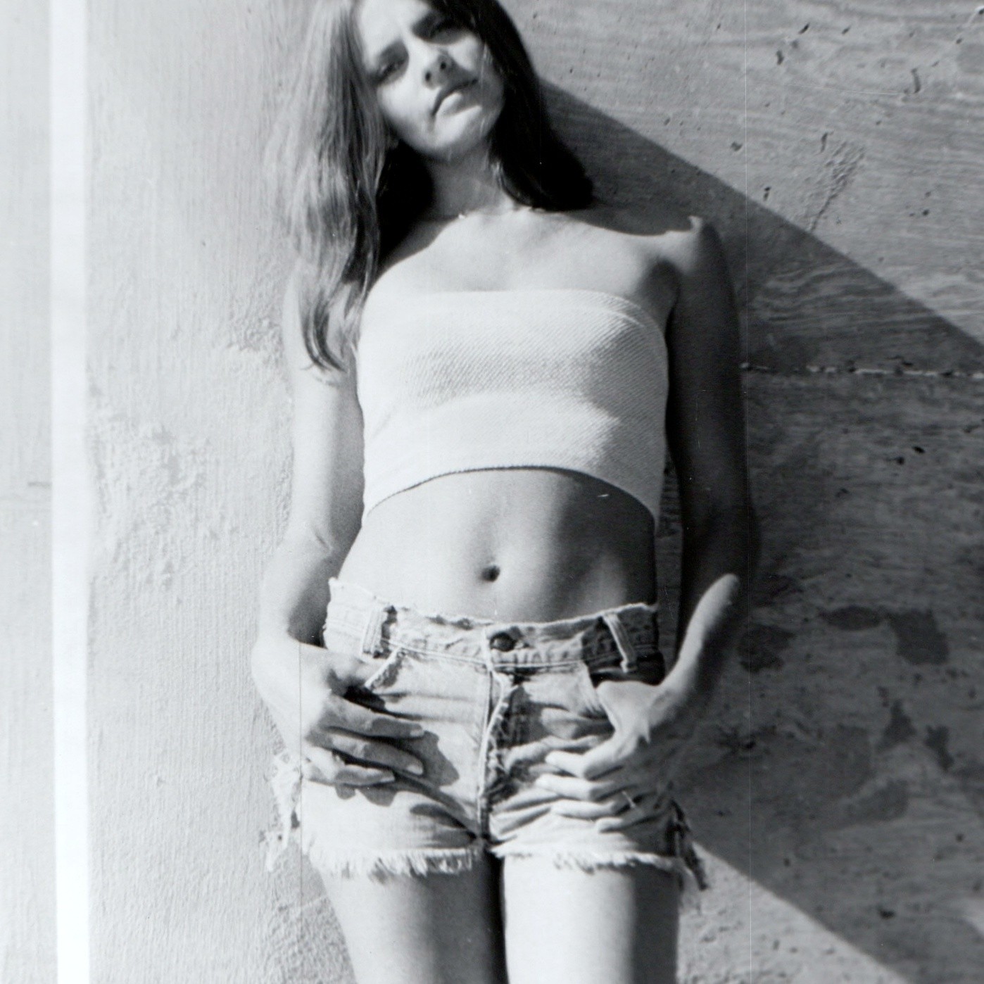 c1970s Barefoot Woman Tube Top 10\