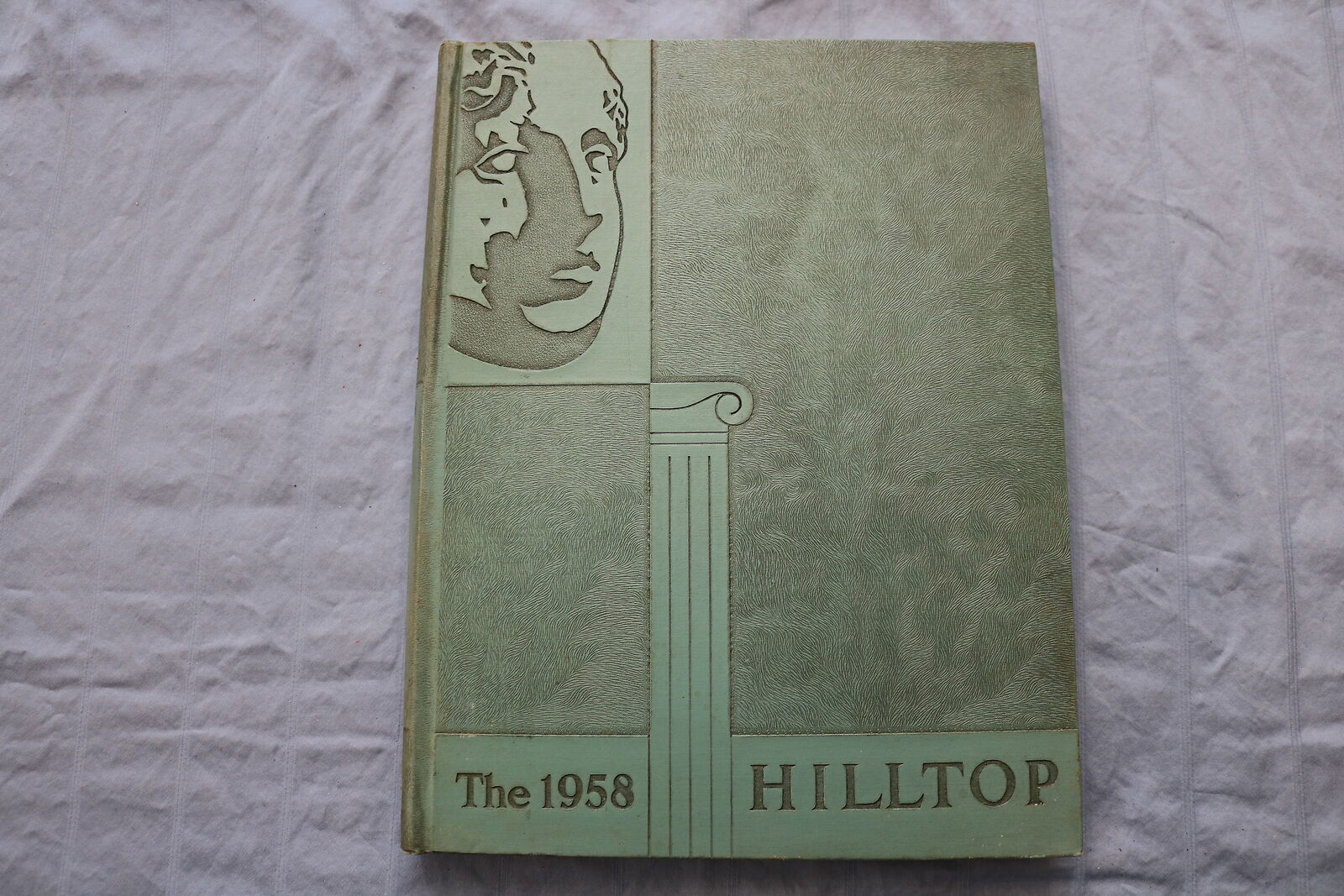 1958 THE HILLTOP MARQUETTE UNIVERSITY YEARBOOK - MILWAUKEE, WISCONSIN - YB 3415