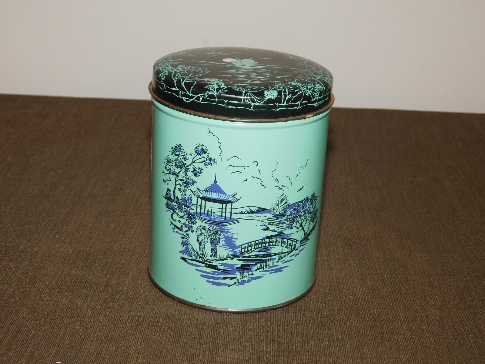 VINTAGE KITCHEN 5\