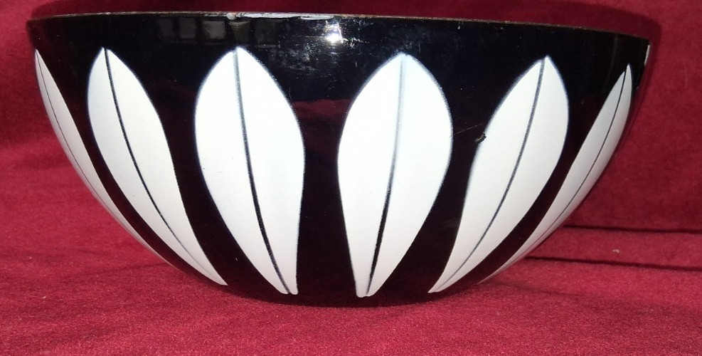 CATHRINE HOLM 8” Black & White Enamel Lotus Bowl NICE