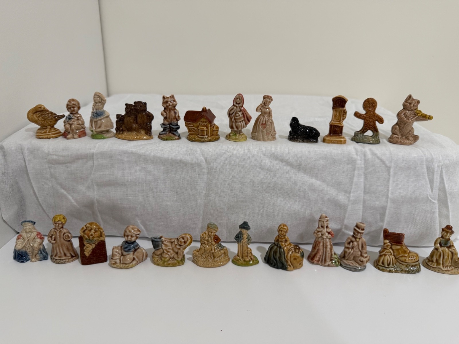 Vintage Wade Red Rose Tea Nursery Rhyme Figurines - Complete Set of 24 Vintage Wade Red Rose Tea Nursery Rhyme Figurines - Complete Set of 24