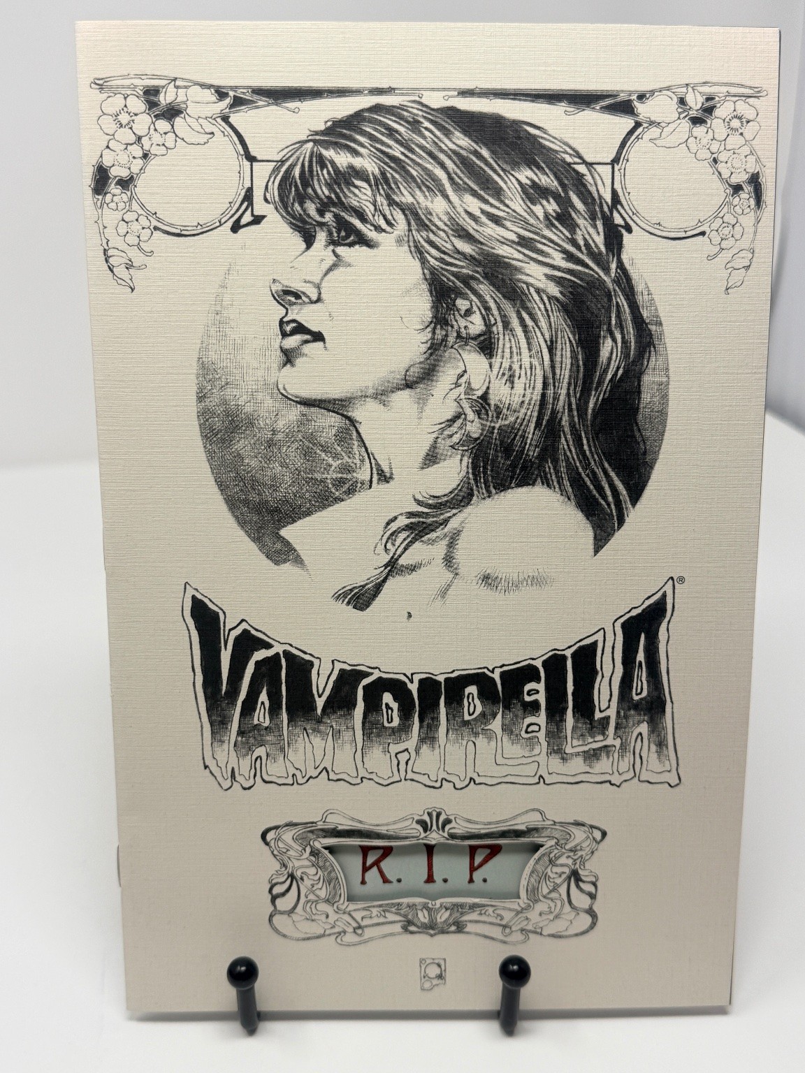 Vampirella R.I.P. Special Edition Indie Comic Book Modern Age