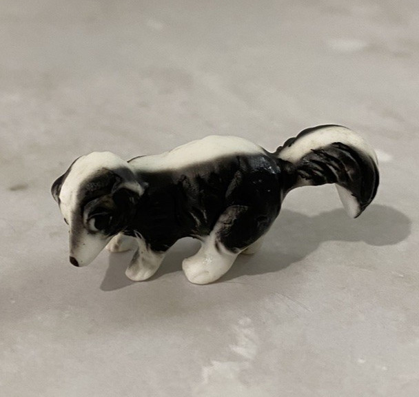 Vintage Skunk Figurine Ceramic Porcelain Miniature Black & White Playful 1.75\