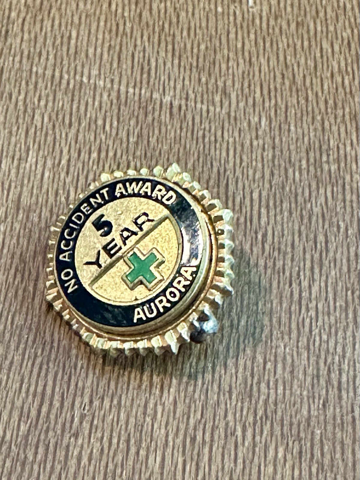 Vintage 5 Years No Accident Award Gold Tone Enamel Pin Aurora Safe Driving
