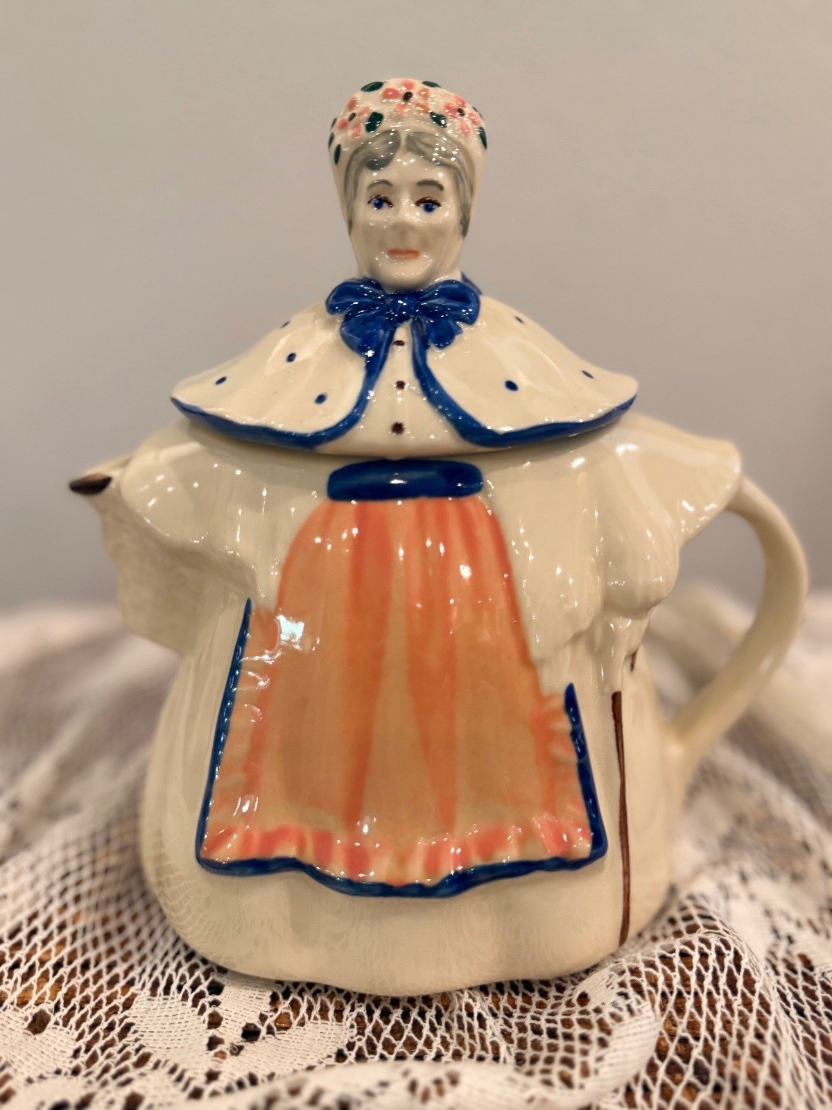 Vintage 1940s Shawnee Pottery Granny Ann Teapot - Patented Granny Ann USA Mark
