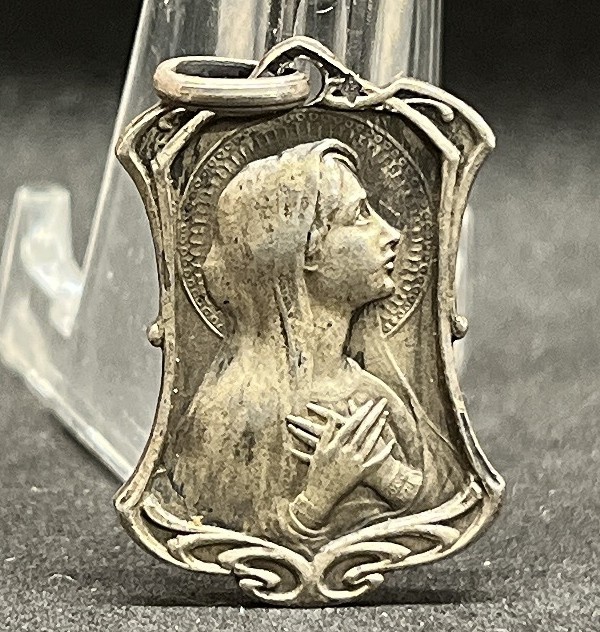 France 1910 Our Lady of Lourdes silver Catholic medal Art Nouveau design delicat
