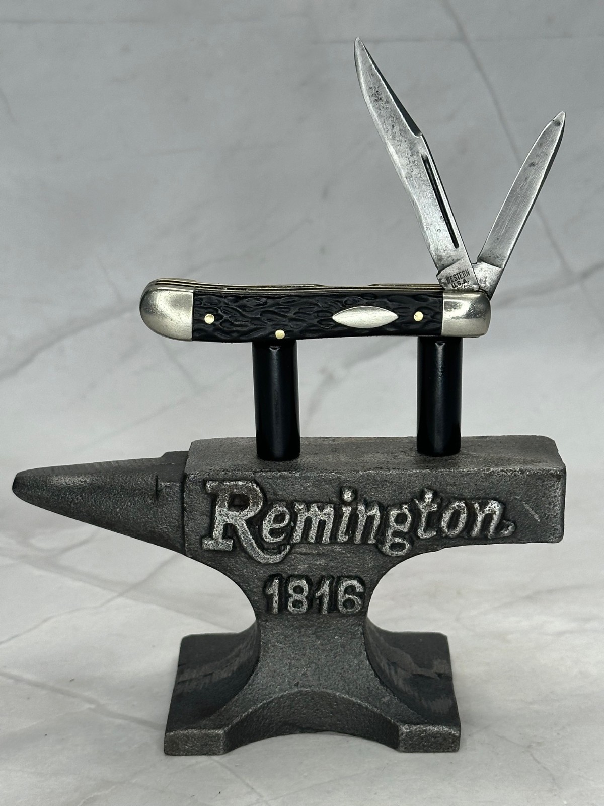 Vintage 1961–1977 Western USA 292A  Pocket Knife 2 Blades - Jigged Delrin Scales