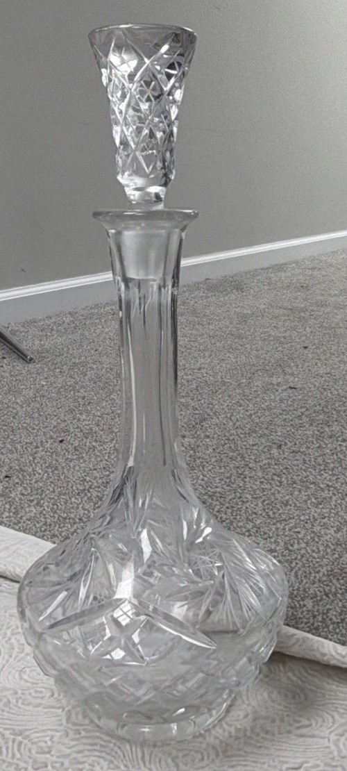 Gorham Crystal Hand Blown Cut Crystal 16”  Decanter & Starburst Faceted Stopper