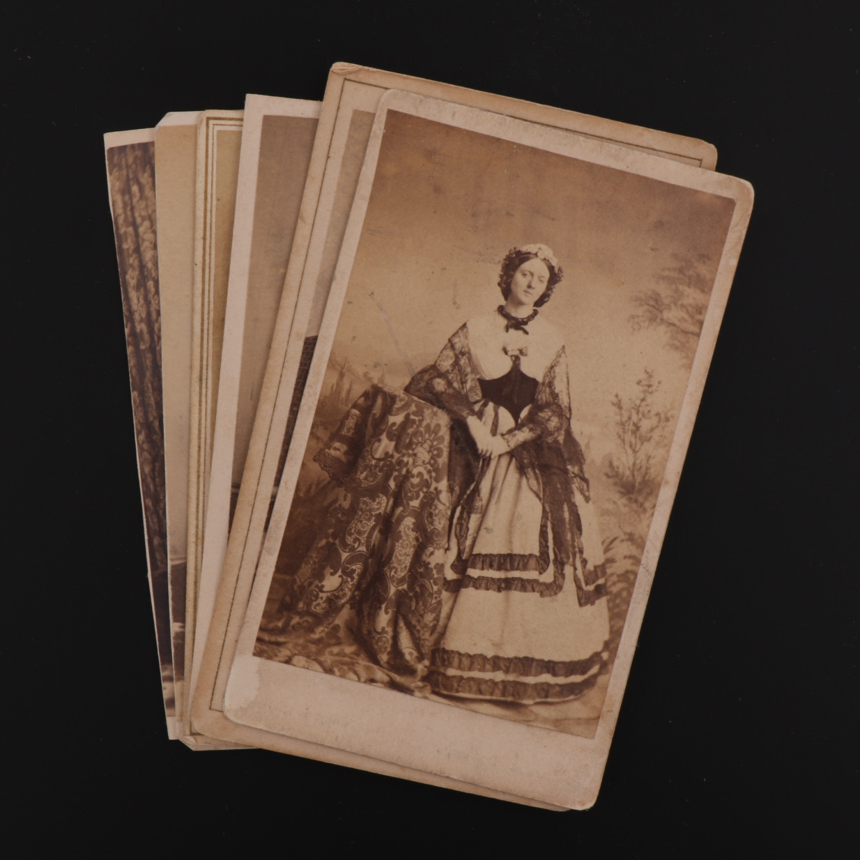 CDV Unknown Victorian Era Well Dressed Women 6 Piece Lot New York NY #671 CDV Unknown Victorian Era Well Dressed Women 6 Piece Lot New York NY #671