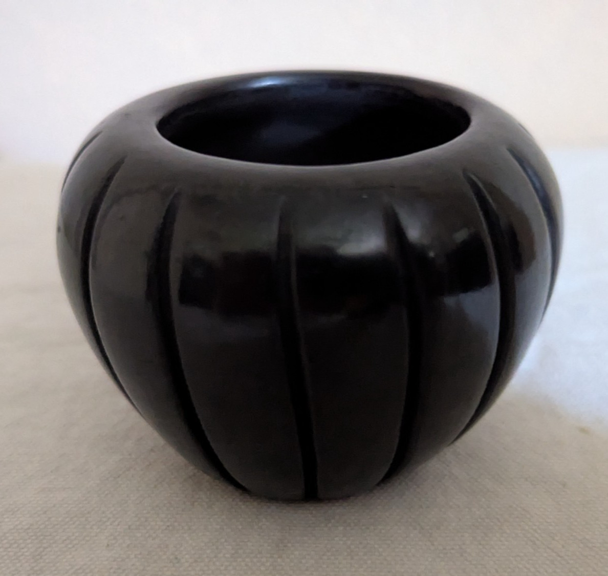 Vtg Small Santa Clara Pueblo Pottery Black Pot by M. Eckleberry