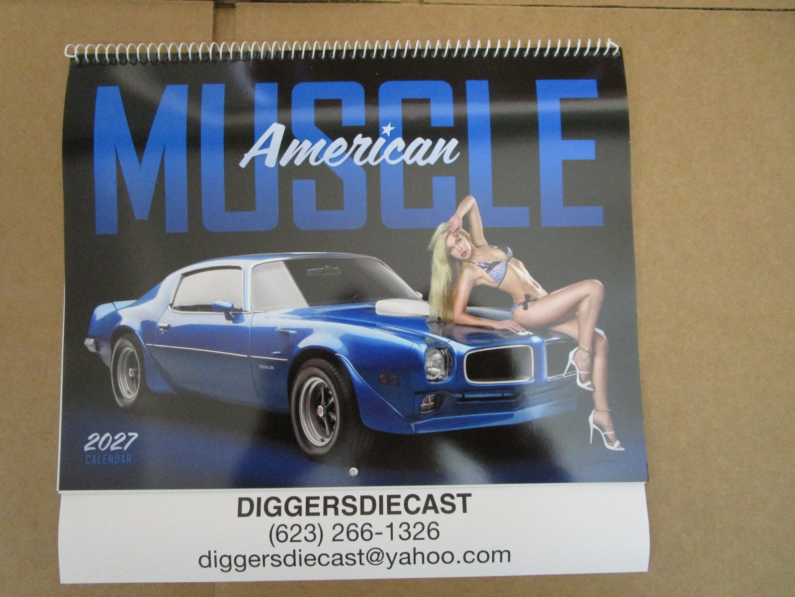 2027 MUSCLE CAR AND GIRLS CALENDAR 