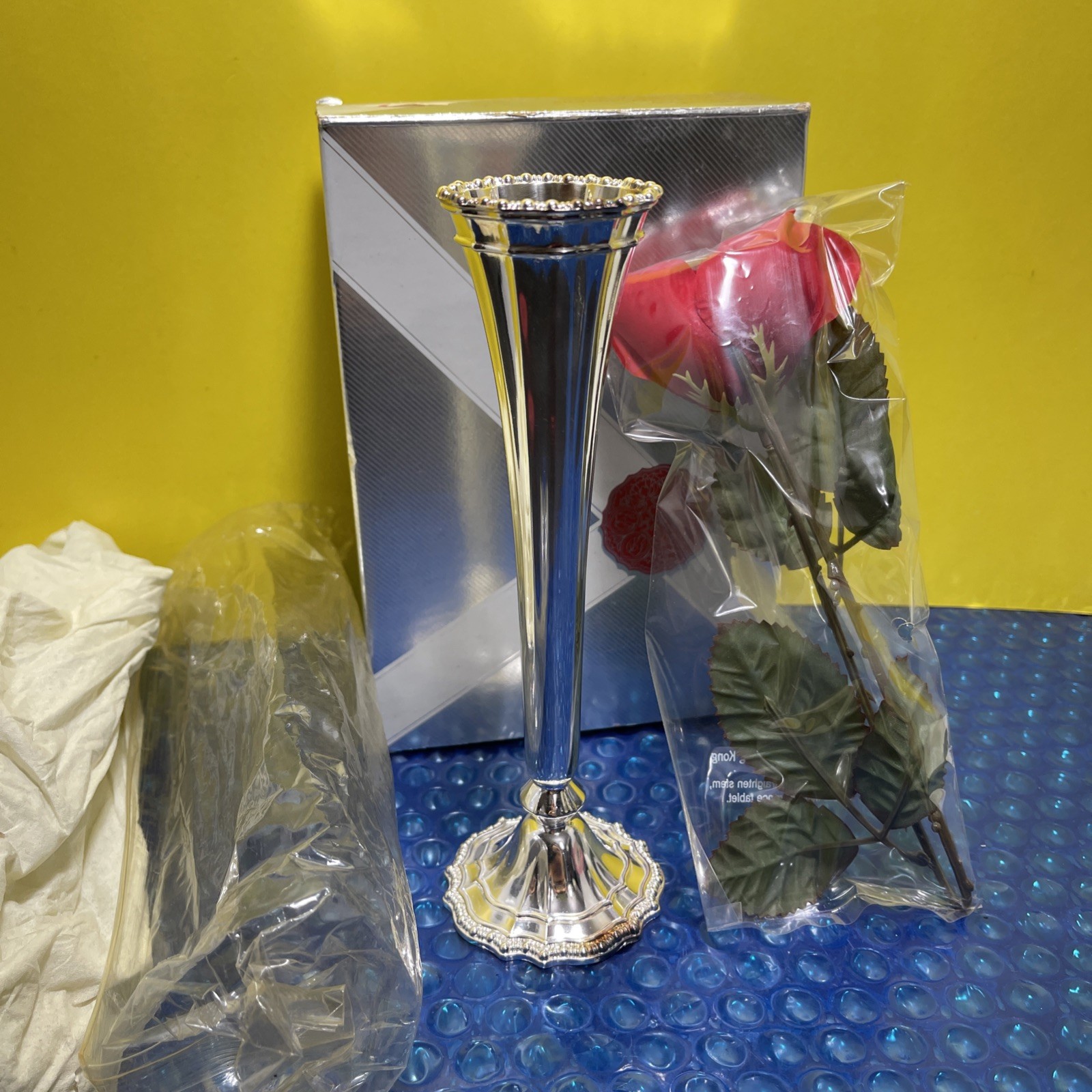 Vintage Avon Hudson Manor Collection Silverplated Bud Vase And Rose 8\