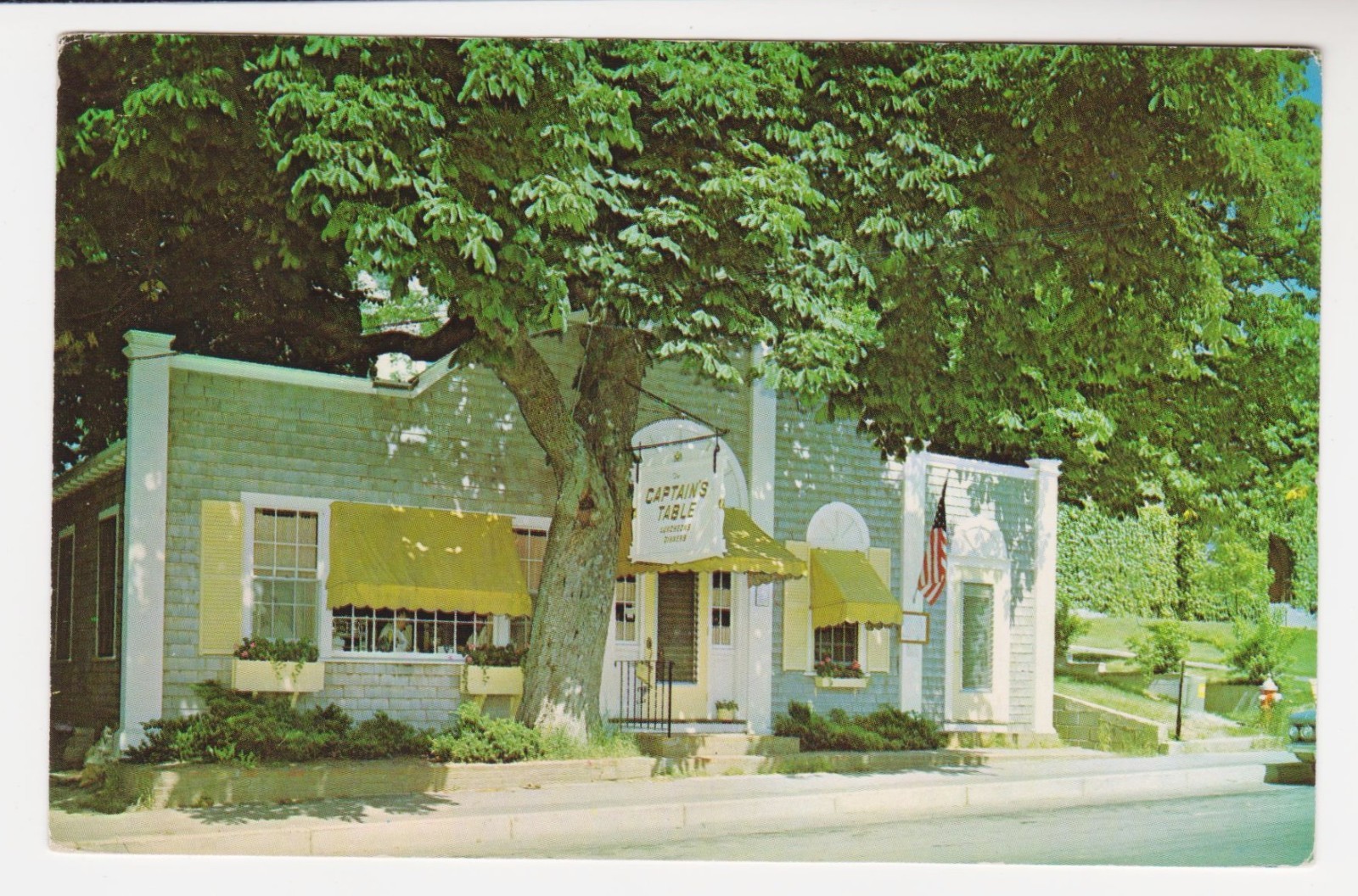 THE CAPTAIN’S TABLE, 580 MAIN, CHATHAM, MASS. – BOB & RUTH HAVEN -1960s Postcard