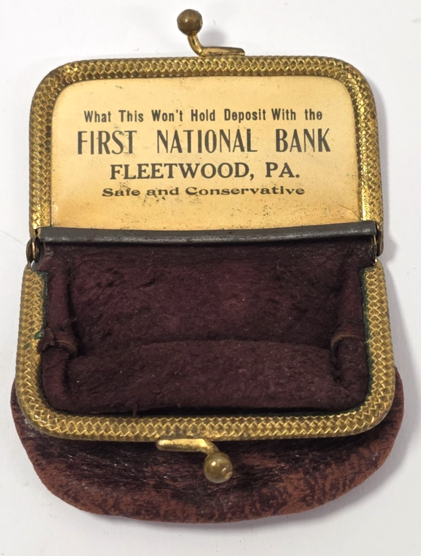 Antique First National Bank Fleetwood PA Advertising Coin Purse Kiss Clasp