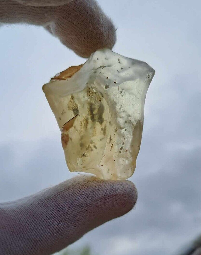 Libyan Desert Glass 39.65g Meteorite Tektite (198.25 carats) Libyan Gold Tektite