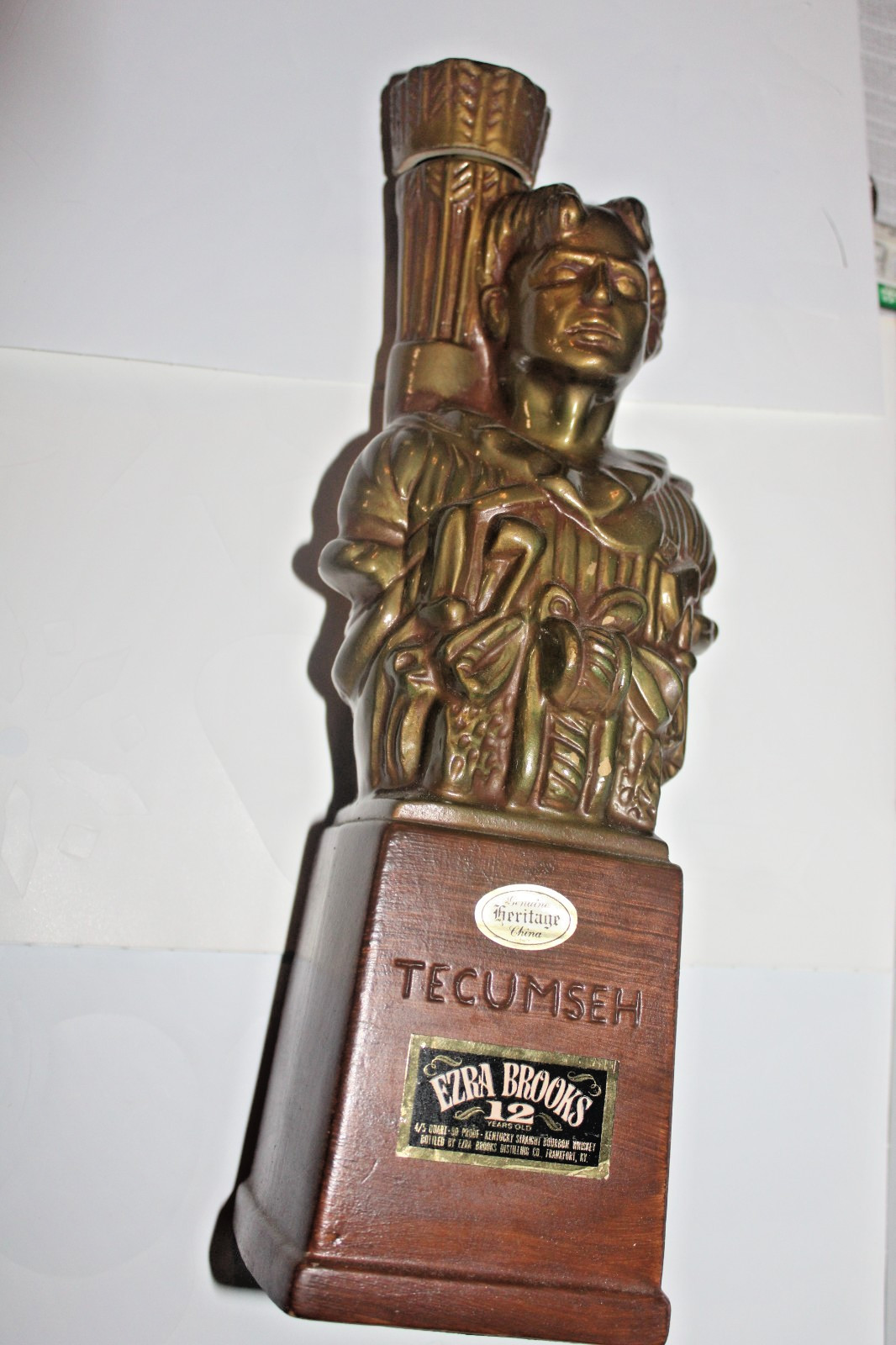 RARE VINTAGE 1969 EZRA BROOKS TECUMSEH GOLD DECANTER w/ stopper
