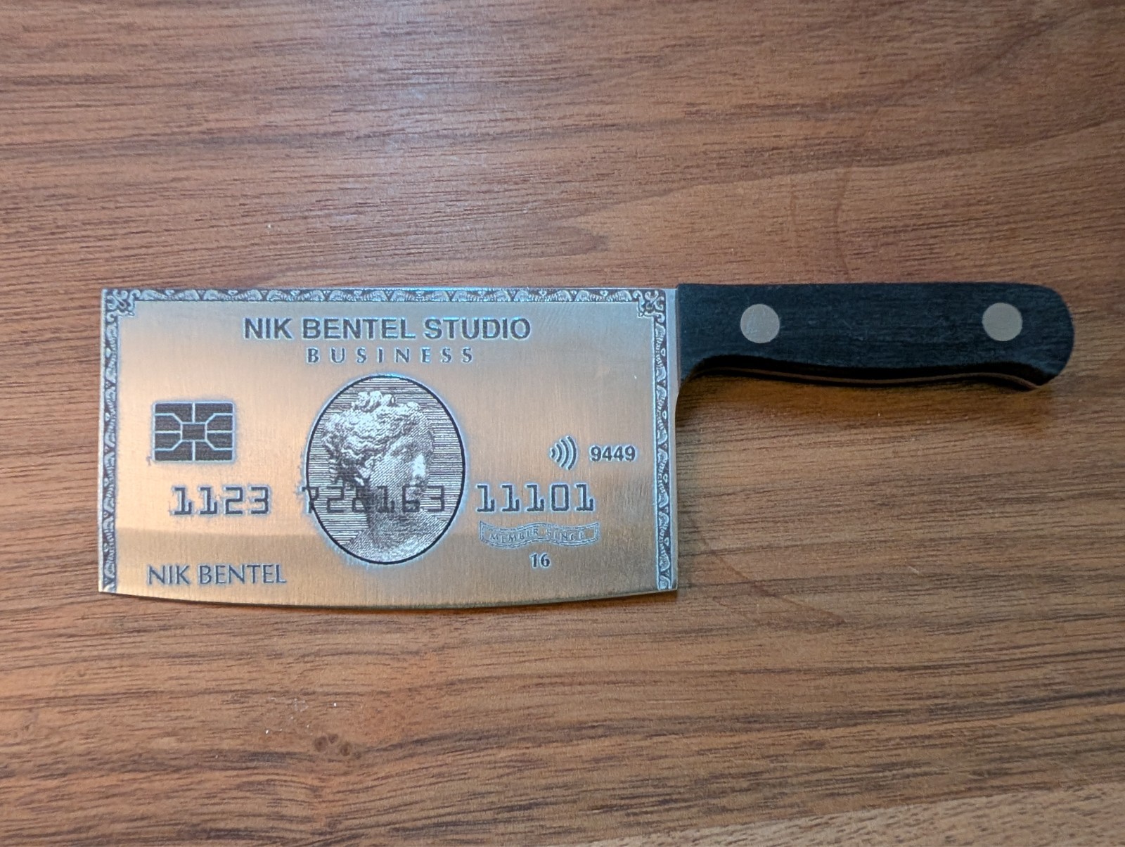 Nik Bentel - Capitalism Knife: Platinum