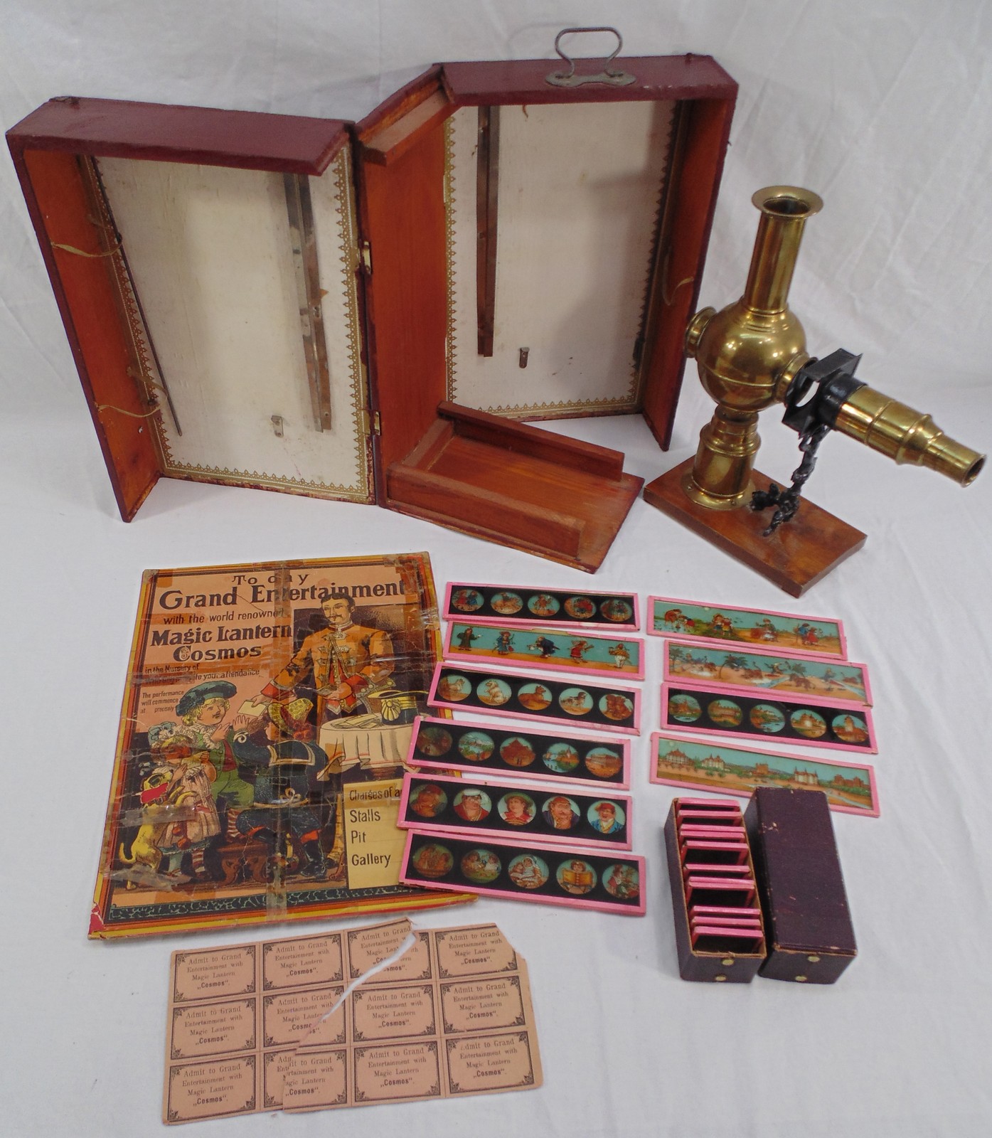Vintage Magic Lantern Cosmos Brass Oil Lantern Projector w/Slides & Case