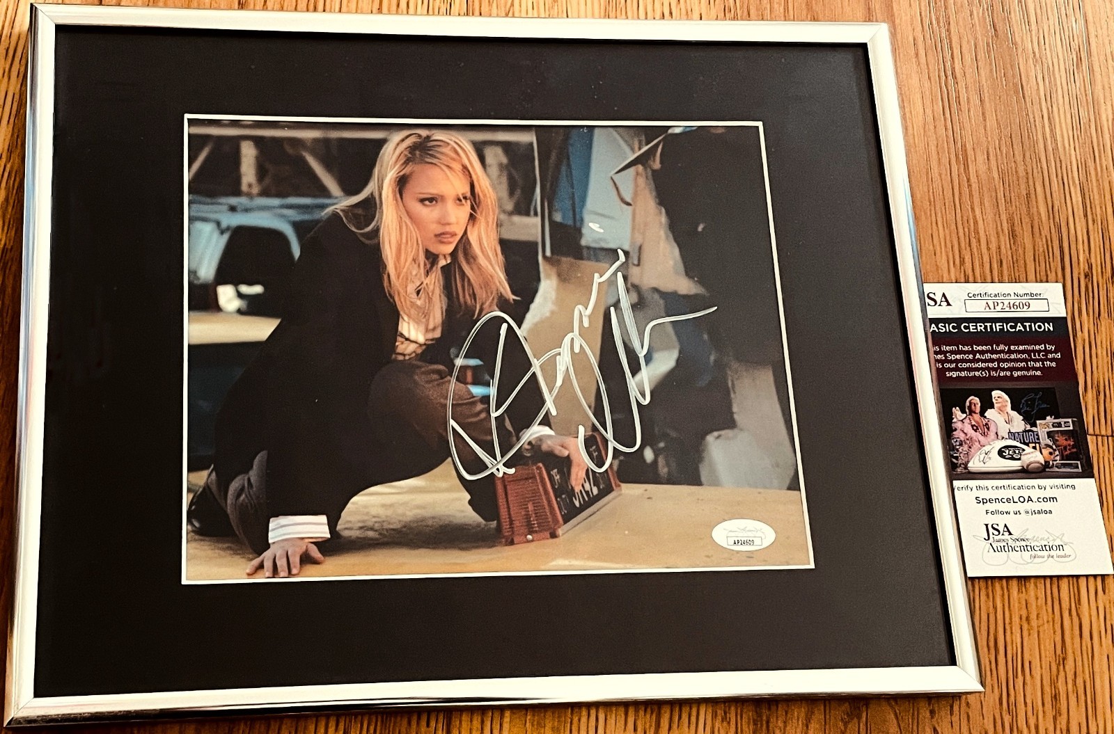 Jessica Alba signed 2005 Fantastic Four movie 8x10 Sue Storm photo framed (JSA)