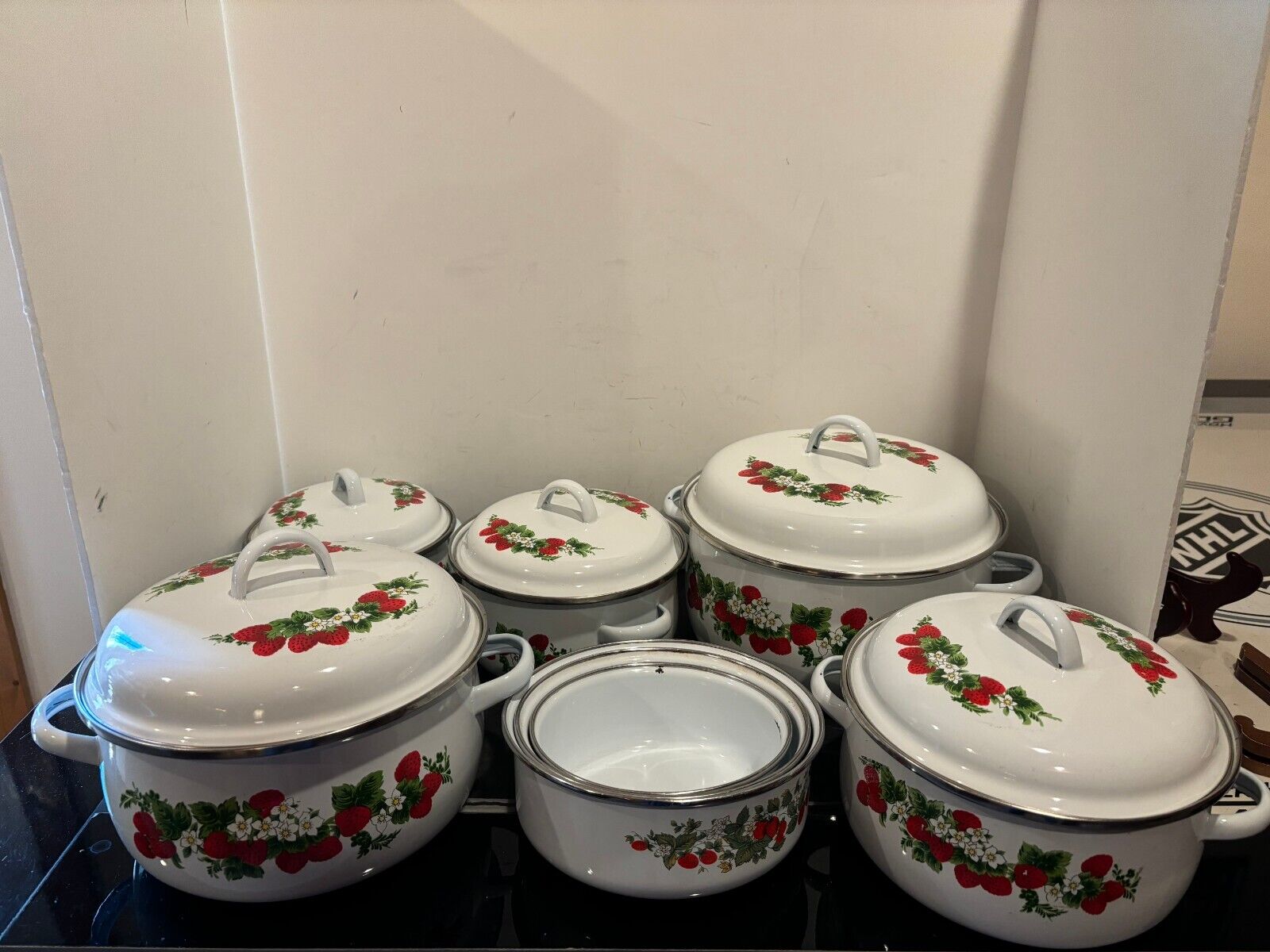 Vintage 13 Piece Strawberries Vines Cream Enamelware Pans Dutch Oven