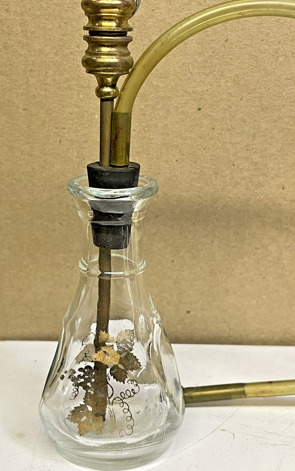 Collectable Miniature Org Glass Head Gold Grape Leaf Bong Unused Vase