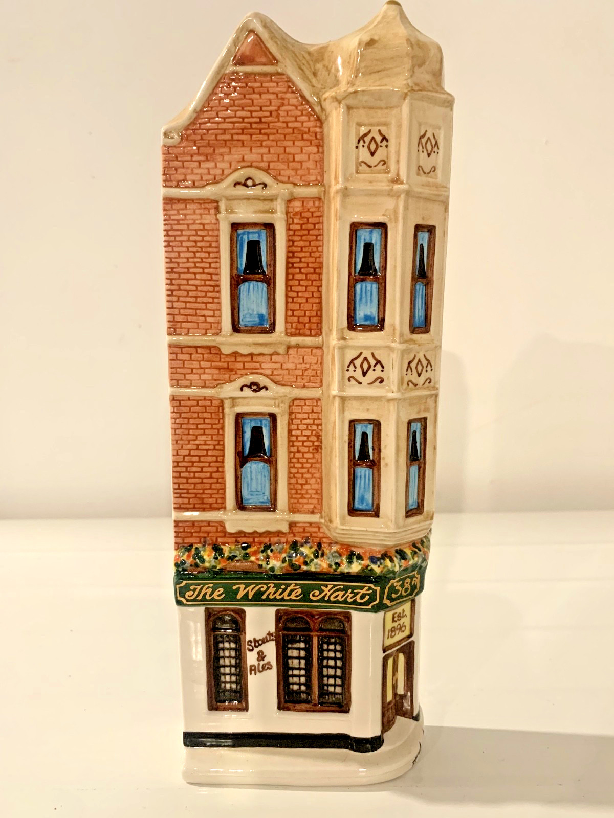 HAZLE CERAMICS THE WHITE HART -TURRET PUB