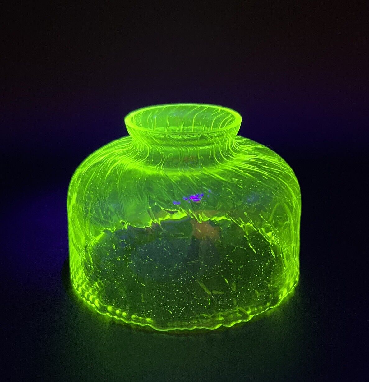 ANTIQUE URANIUM VASELINE GLASS LAMP SHADE Swirl Glass Ruffle Edge  5”x 3.25”