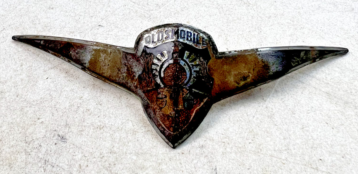 Vintage 1935 Oldsmobile Grill Emblem
