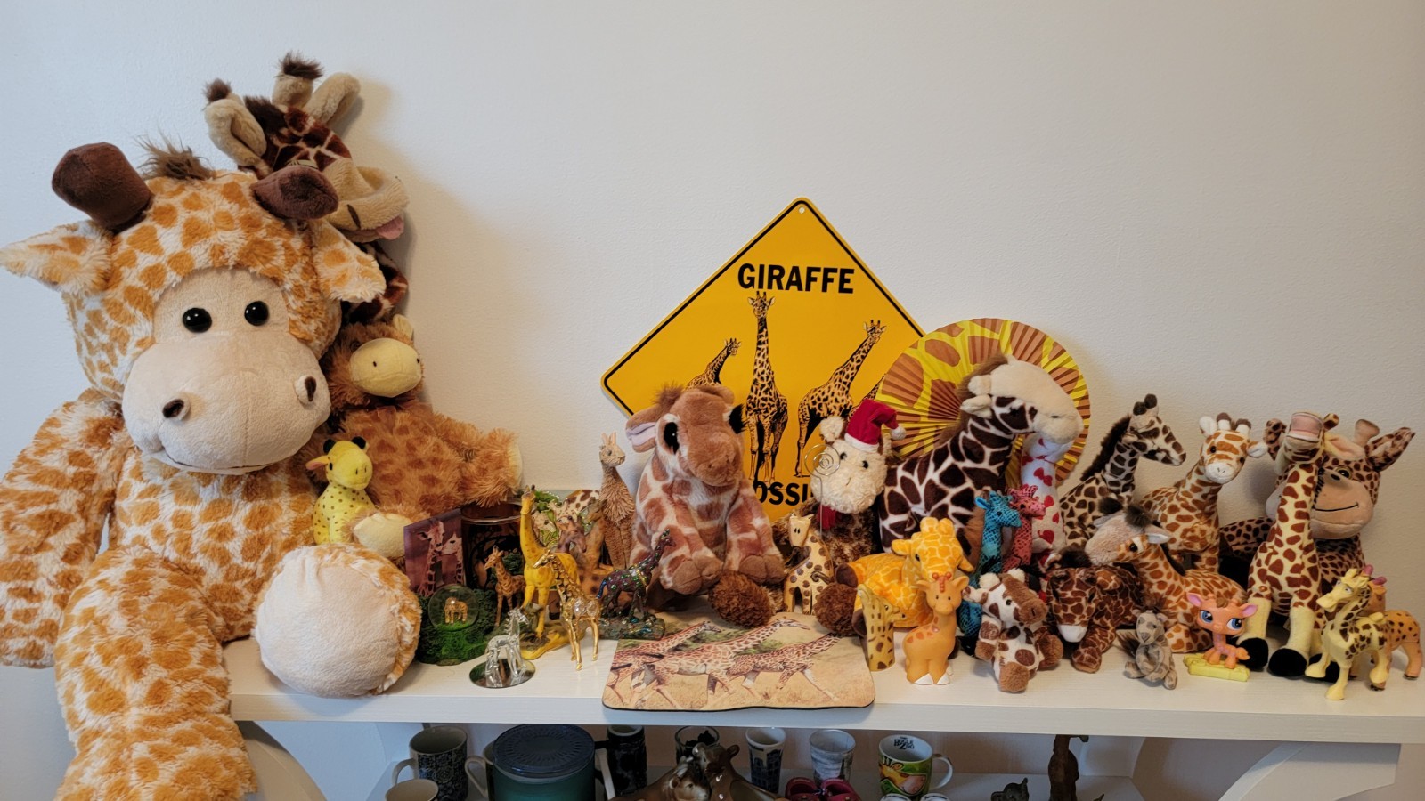 Collectible Giraffe Lot -All things Giraffe (Plush,  statues, misc)
