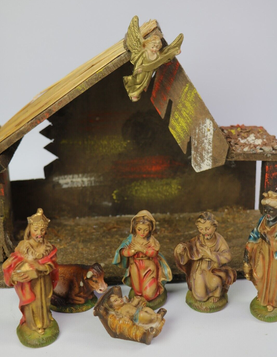 Vintage Nativity Set Wood Crèche Stable & Hand Painted Figures marked Italy