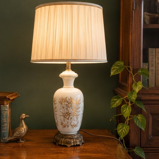 Vintage 1970s Floral Table Lamp Accurate Casting 4386 Ornate Metal Base