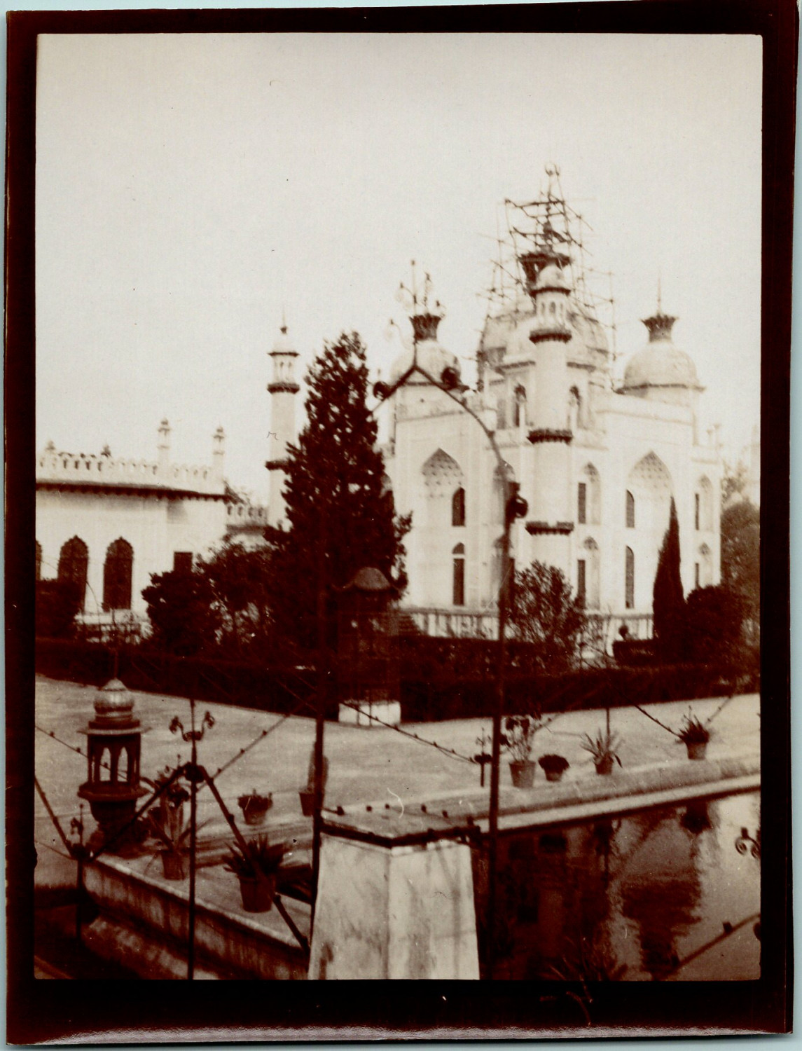 India, Lucknow, Shahzadi Ka Maqbara, Tomb of Princess Asiya Begum, Vintage c