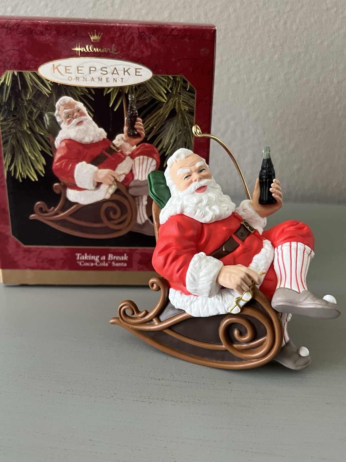 HALLMARK 1997 TAKING A BREAK COCA COLA SANTA ORNAMENT