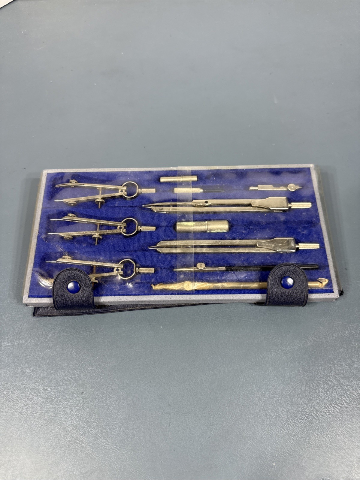 Alvin Precision Draft Set Missing One Piece