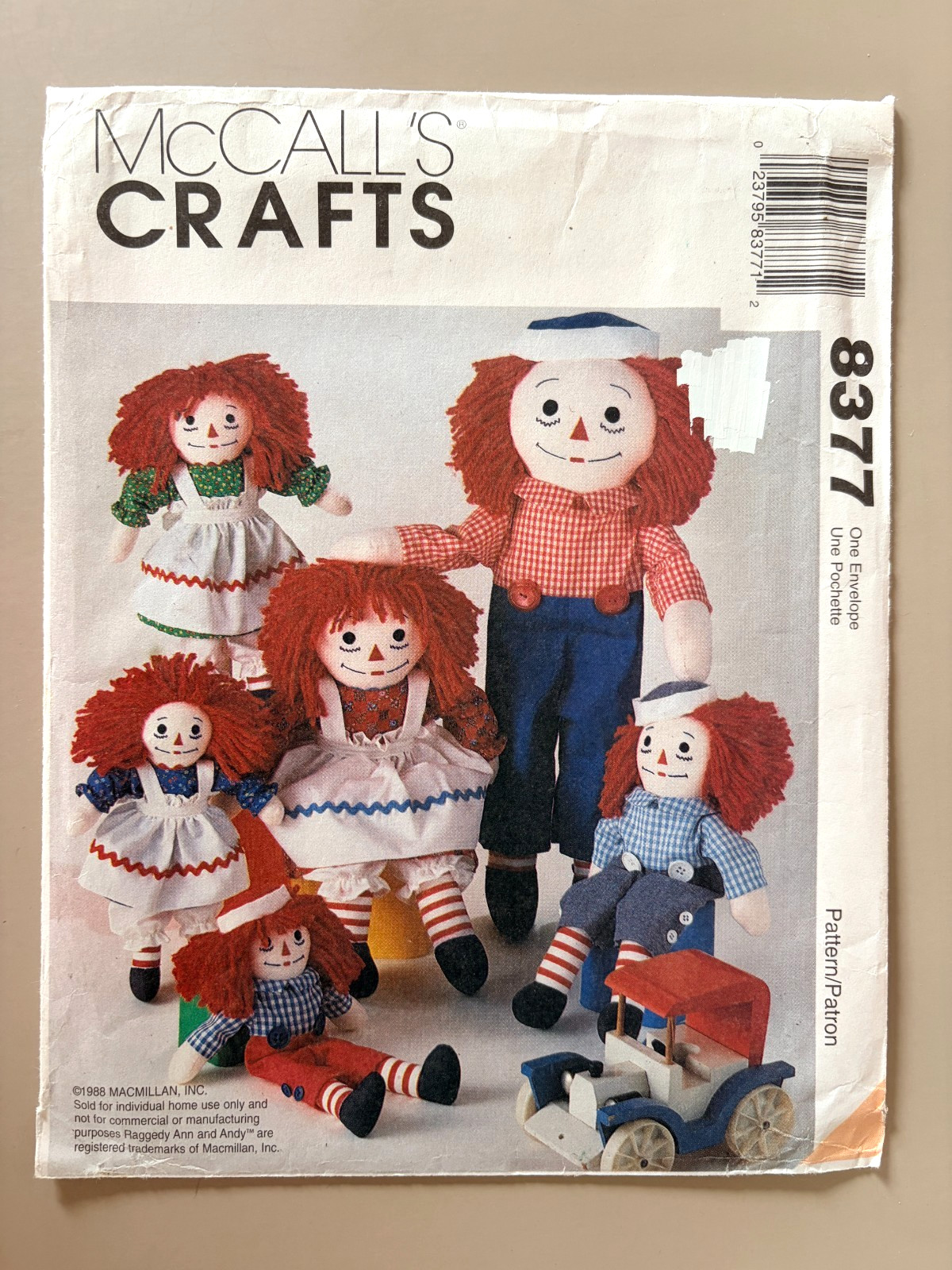 McCall\'s 8377/813 Sewing Pattern Raggedy Ann and Andy Dolls w/clothes  UNCUT FF