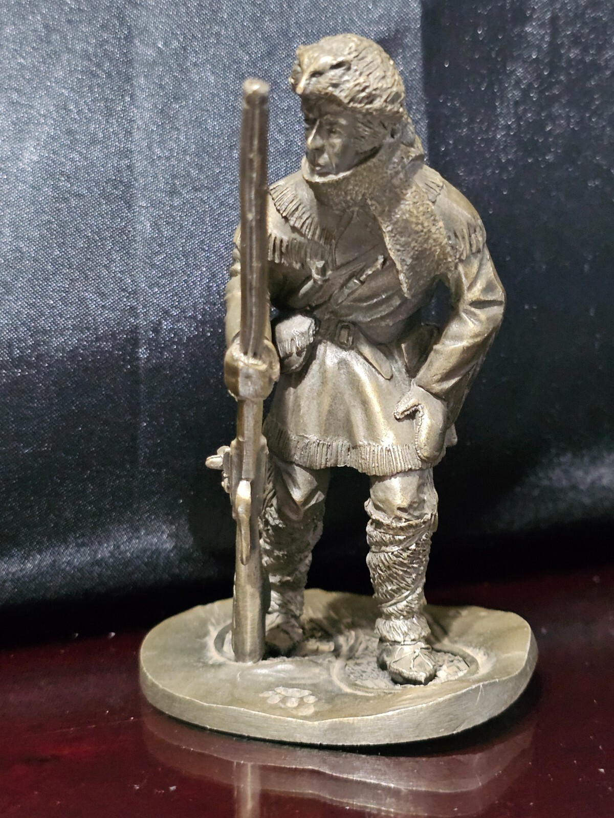 VINTAGE 1975 THE FRANKLIN MINT THE TRAPPER FINE PEWTER FIGURINE 4\