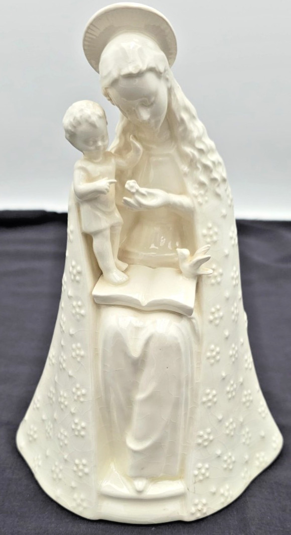 Goebel Hummel Flower Madonna 10/1 TMK2 Incised Full Bee 8