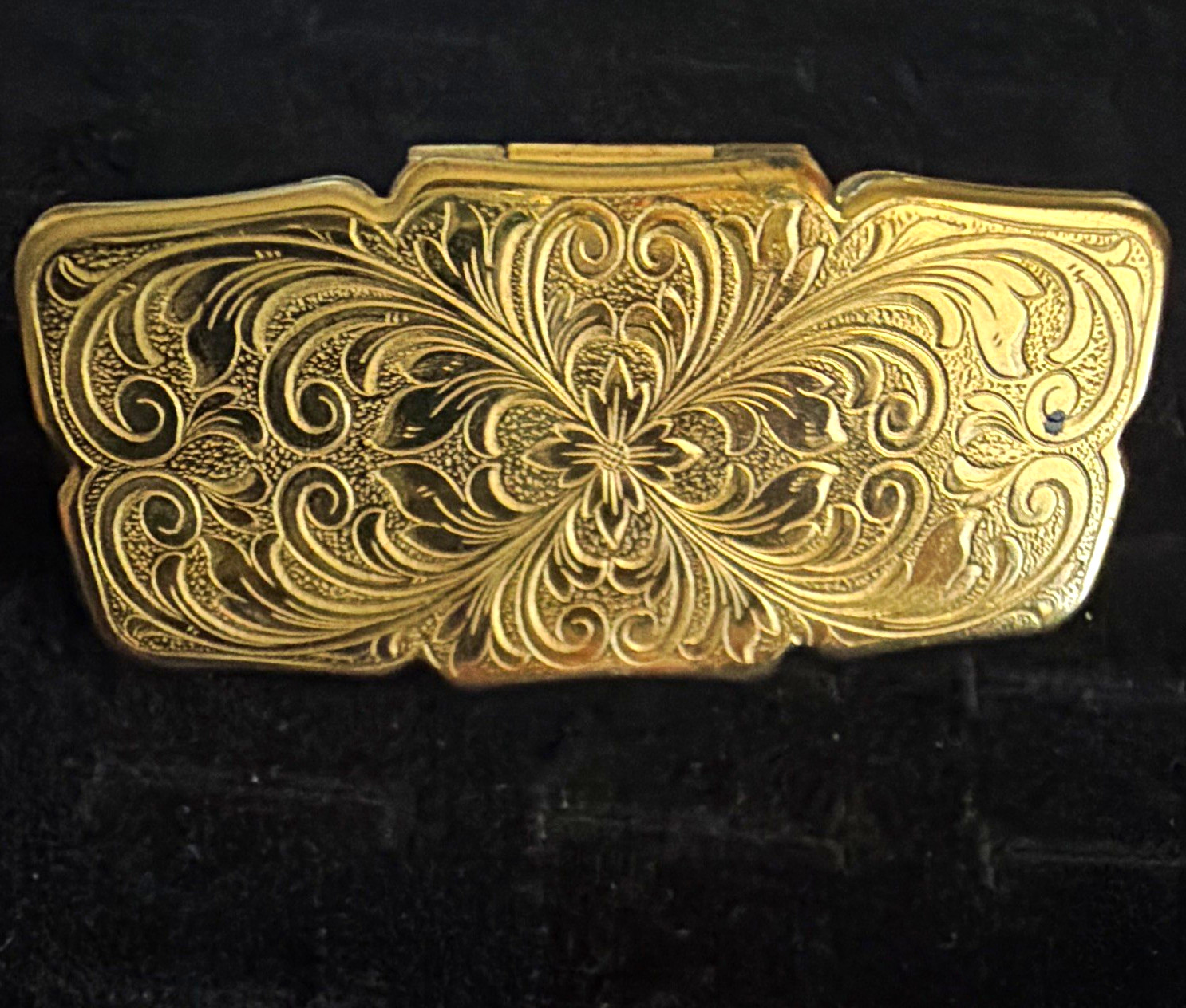 Vintage 1960s Stratton Lipview Lipstick Mirror Holder Gold Tone Scrollwork Engra Vintage 1960s Stratton Lipview Lipstick Mirror Holder Gold Tone Scrollwork Engra