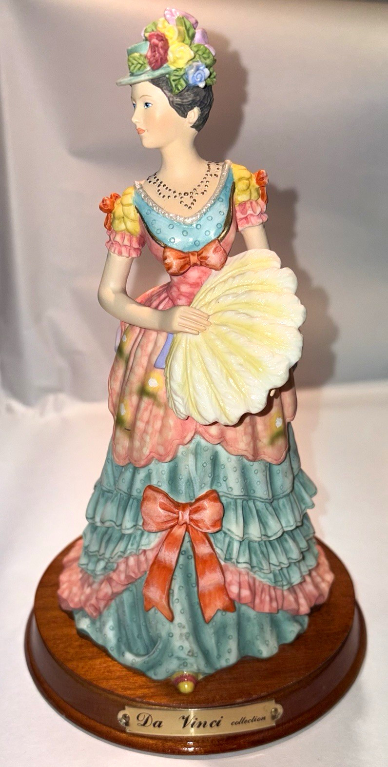 Da Vinci Collection Victorian Lady Figurine – Excellent Condition with Base