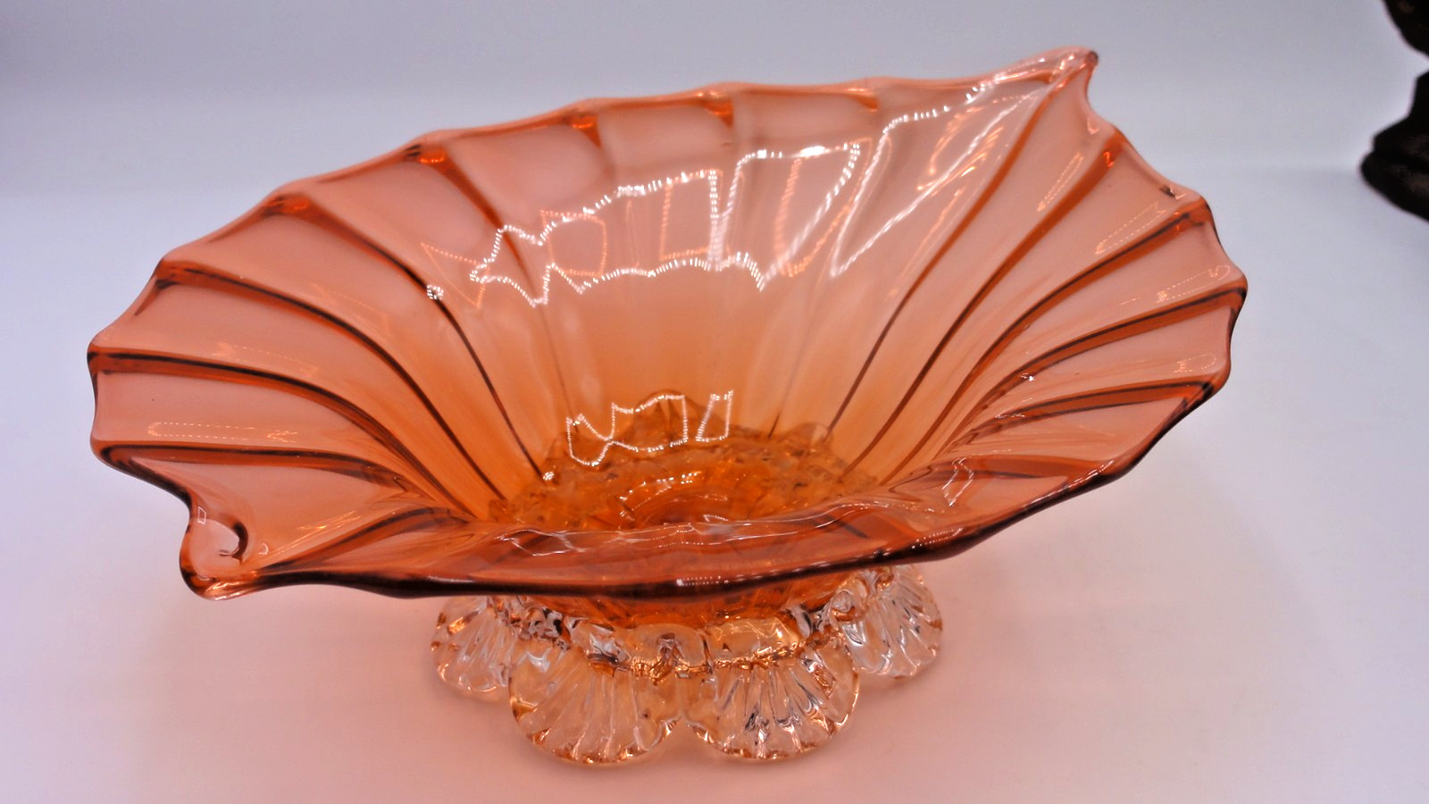 Bohemian Victorian Harrach Apricot Pink Art Glass Jack in the Pulpit Optic Bowl