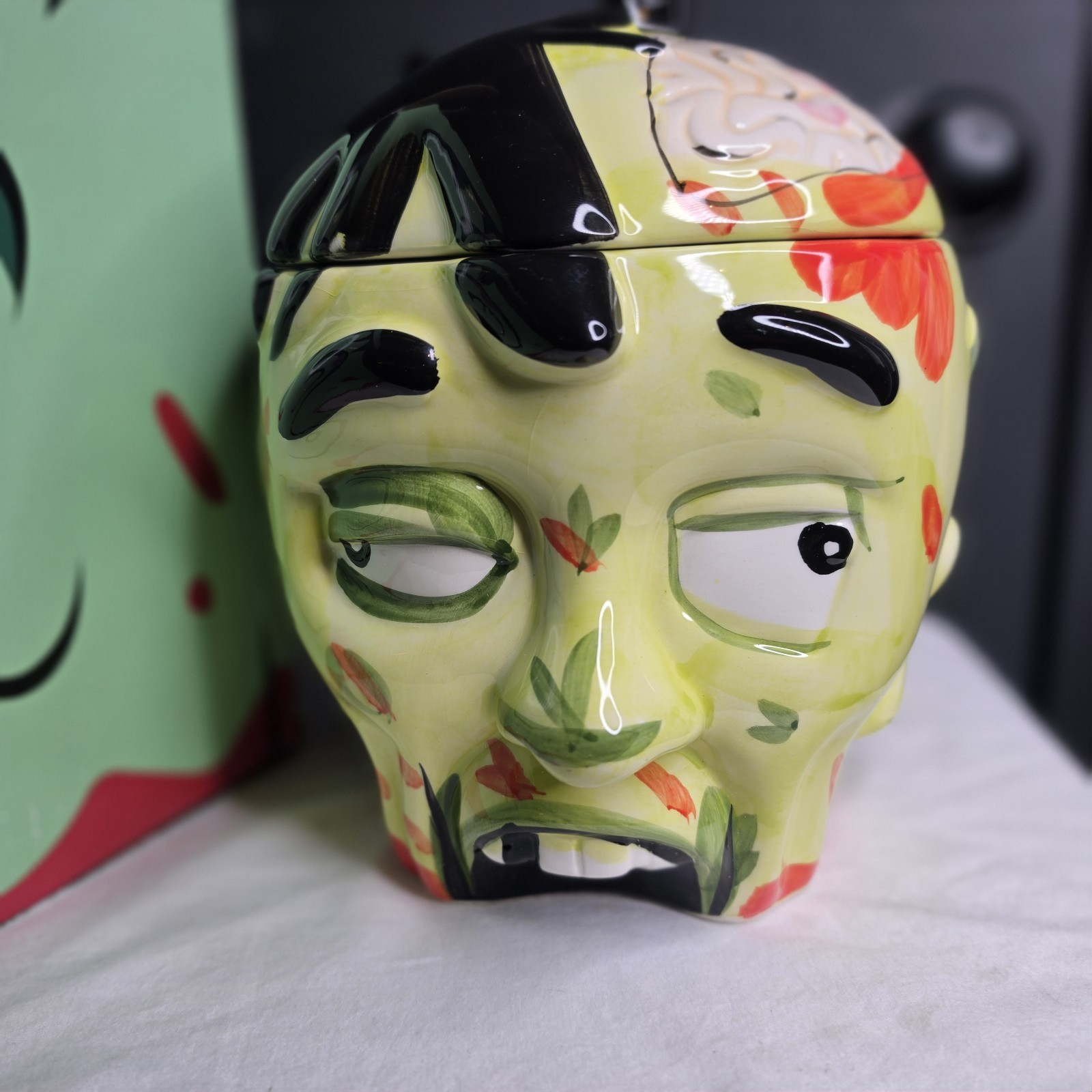 Zombie Head Cookie Jar Ceramic 2017 Think Geek Exclusive Horror EXCELLENT w/BOX Zombie Head Cookie Jar Ceramic 2017 Think Geek Exclusive Horror EXCELLENT w/BOX