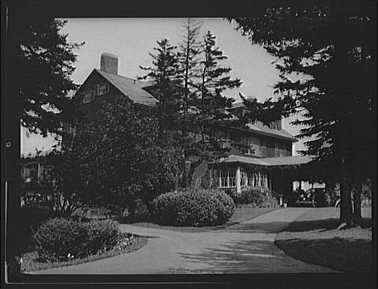 Photo:Glen Cove Maine Baldrige J M House 1931 Dwellings Estate Exterior